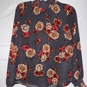 Polyester Womens size Large Floral Gray Blouse
